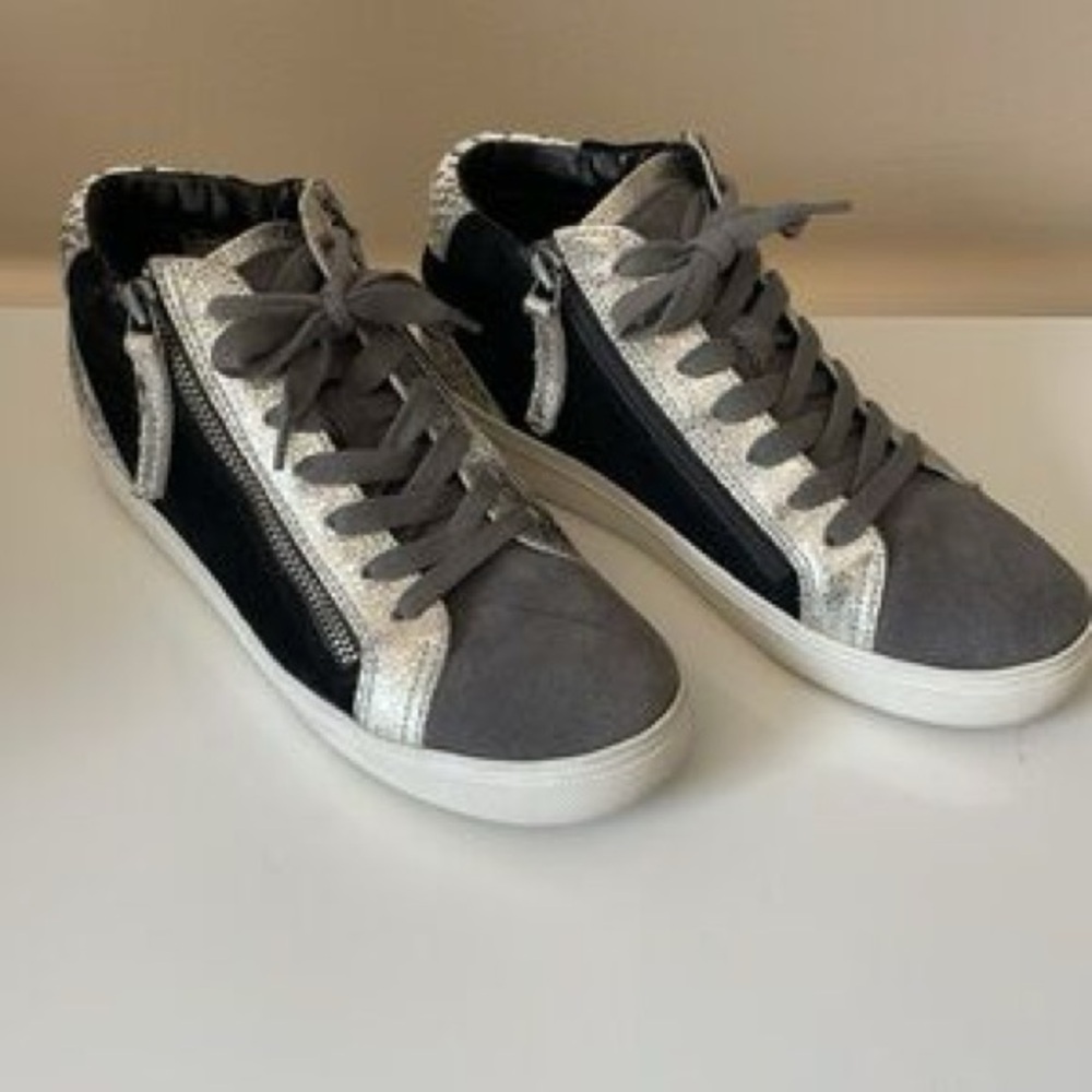 Blondo Black Gray Suede Laces Ankle Fashion Dual Side Zippers Sneakers, 8.5